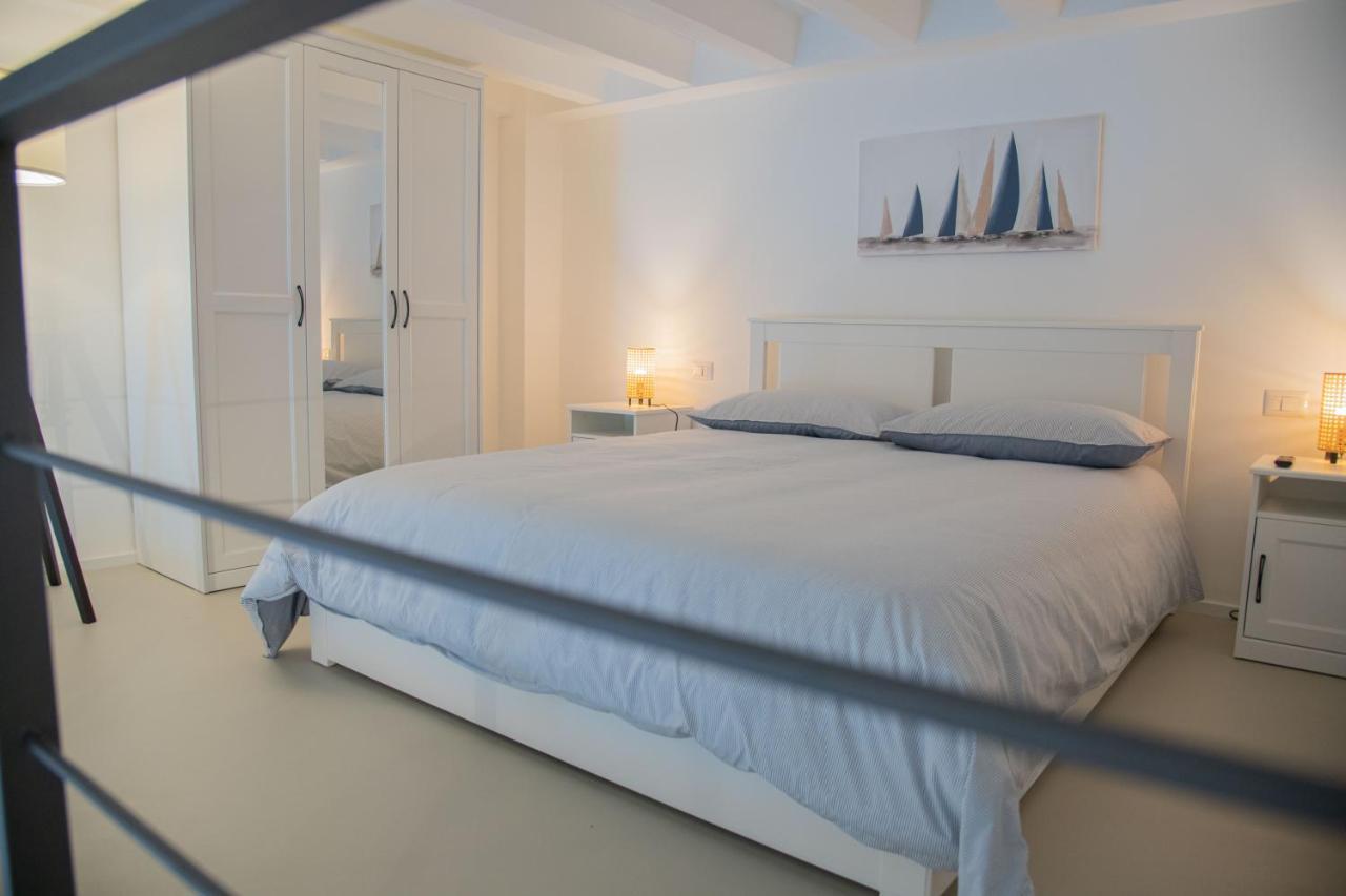 Апартаменти Casa Sant Orsola La Finestra Sul Mare Мольфетта Екстер'єр фото